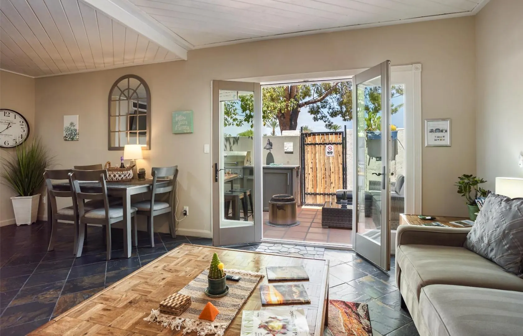 Renovated Private In The Heart Of Old Town Scottsdale, Pool & Hot Tub, Outdoor Bar & Kitchen, Walk To Shops & Bars Διαμέρισμα  Σκότσντεϊλ